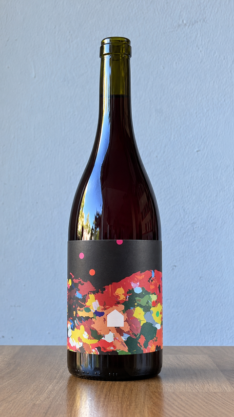 Pouliko dè Pinot Gris 2024 – Ô Fâya Farm, Vorderansicht auf Holzfläche